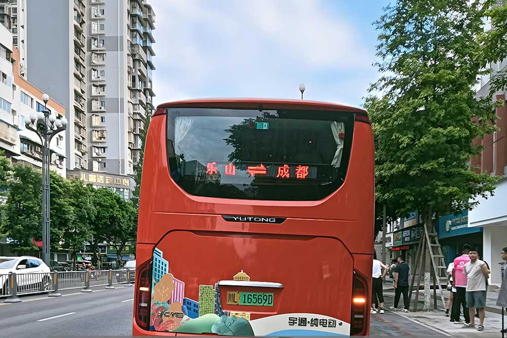 车载LED线路牌及智能报站系统应用案例 | 乐山-成都便民快