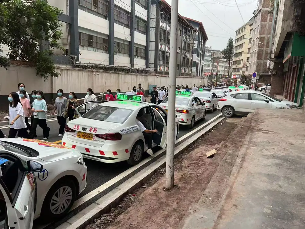 P3.3全彩48点阵无边框出租车顶灯 - 图3